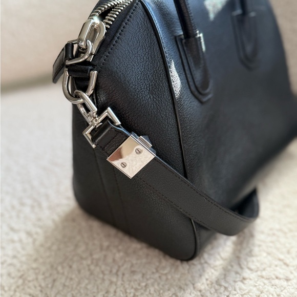 Givenchy Black Leather Medium Antigona Handbag - Picture 4 of 6